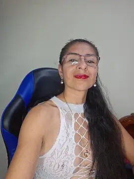 Natasha 50 online show from December 2025 10:14:01 PM