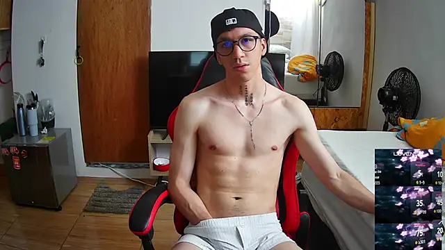 angelicious  online show from November 2025 01:43:01 PM