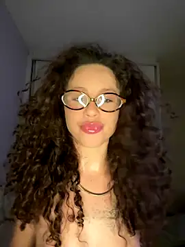 JhenneRouge online show from November 2025 01:17:02 AM