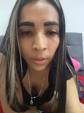 Snapshot of Rosa_25x chatting on June 2026 01:03:02 PM Rosa 25x online show from June 2026 01:03:02 PM