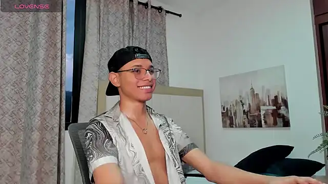 tristan gold online show from September 2025 10:44:02 PM