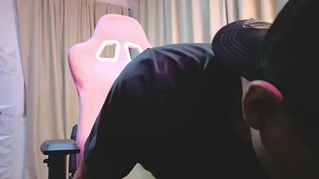 tristan gold online show from October 2025 06:10:01 AM