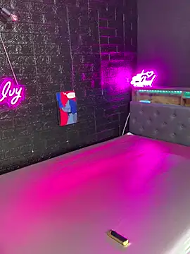 Shy Ivy online show from November 2025 09:39:02 PM