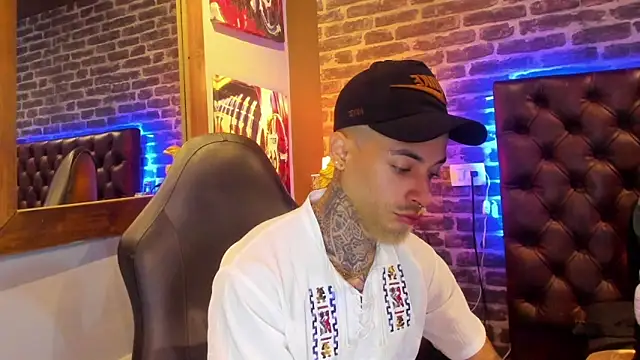 VinzenzRizzo online show from December 2025 01:14:01 AM