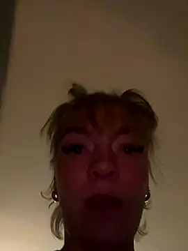 maj0lie online show from October 2025 07:56:02 PM