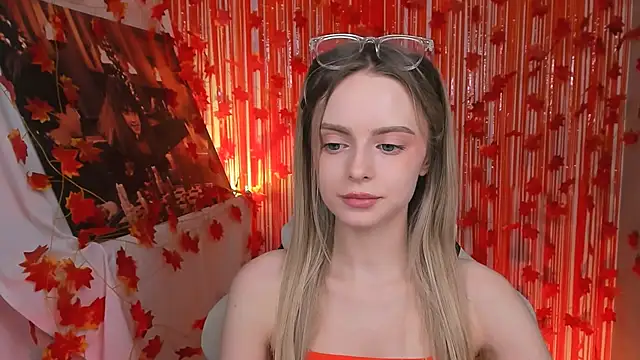 Snapshot of JuliaBrewwer chatting on October 2025 12:47:01 PM JuliaBrewwer online show from October 2025 12:47:01 PM