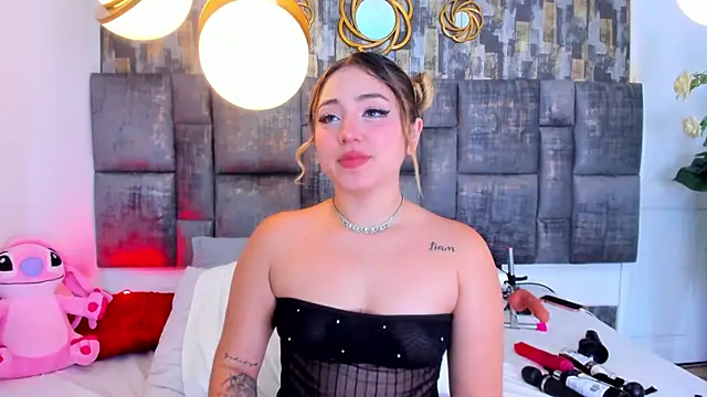 PatyLawrence online show from October 2025 04:31:02 AM