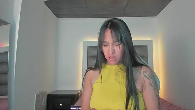 Snapshot of Andrea_brunnette chatting on September 2025 01:12:01 PM Andrea brunnette online show from September 2025 01:12:01 PM