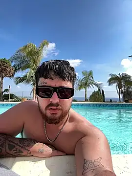 MrSavagexx online show from April 2026 01:02:02 PM