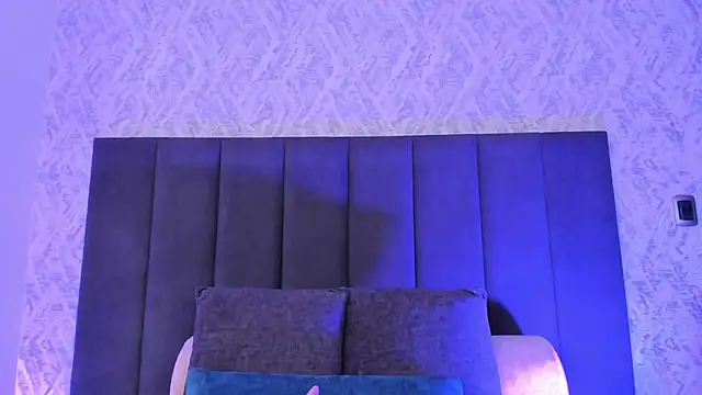 dana hazze online show from November 2025 09:04:01 PM