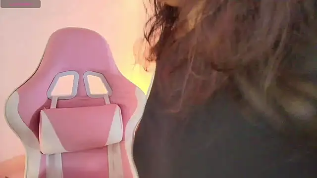 Snapshot of kute_jess chatting on May 2026 06:49:01 PM kute jess online show from May 2026 06:49:01 PM