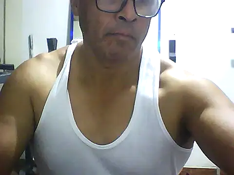 Snapshot of sexigym35 chatting on October 2025 04:10:01 AM sexigym35 online show from October 2025 04:10:01 AM