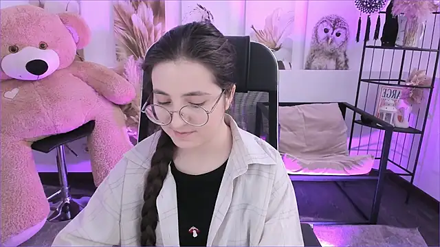 VirtuallVoyant online show from December 2025 07:14:02 AM