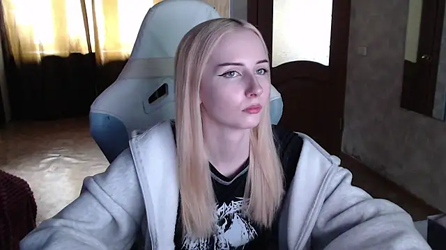 Cutti Crystal online show from April 2026 09:25:02 AM