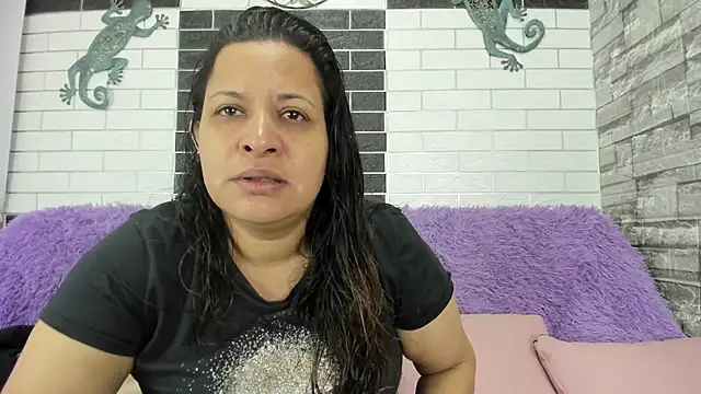 Snapshot of Sandra_Milf_love chatting on September 2025 03:40:01 AM Sandra Milf love online show from September 2025 03:40:01 AM