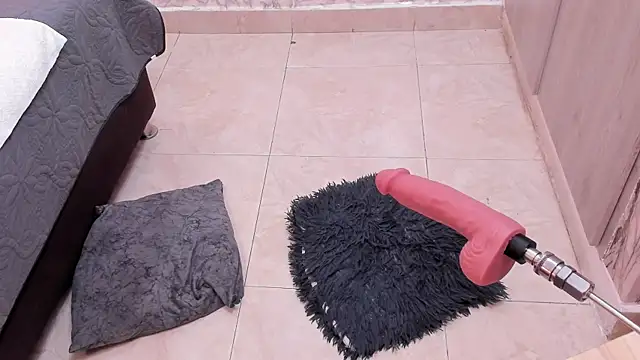 SASHA BROWNIE   online show from November 2025 08:00:01 PM