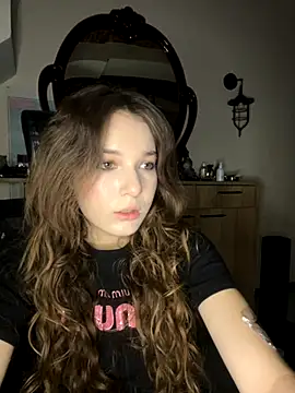 Juanita Osborne online show from September 2025 02:32:01 PM