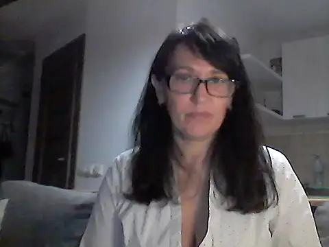 Snapshot of Elena48324 chatting on May 2026 05:21:02 PM Elena48324 online show from May 2026 05:21:02 PM