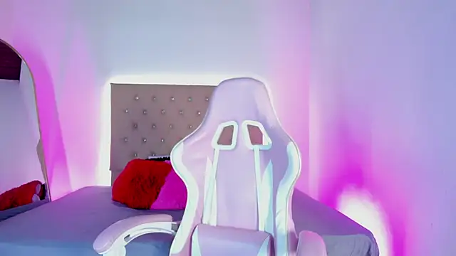 Zafiro  Brown online show from September 2025 01:22:01 PM