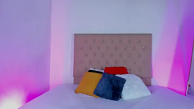 Zafiro  Brown online show from September 2025 12:52:02 PM