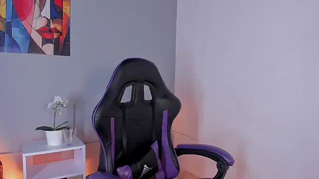 Zafiro  Brown online show from April 2026 08:57:01 PM