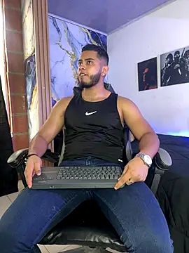 Snapshot of Tyler_price chatting on September 2025 09:05:01 PM Tyler price online show from September 2025 09:05:01 PM