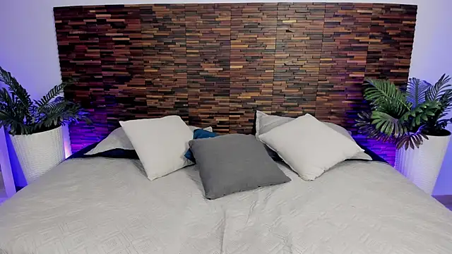 debra win online show from December 2025 09:29:02 AM