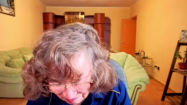 Betty Brick online show from December 2025 04:57:02 PM