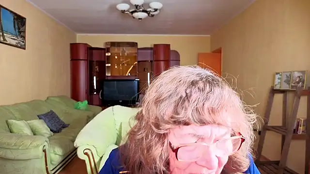 Betty Brick online show from January 2026 07:28:02 PM