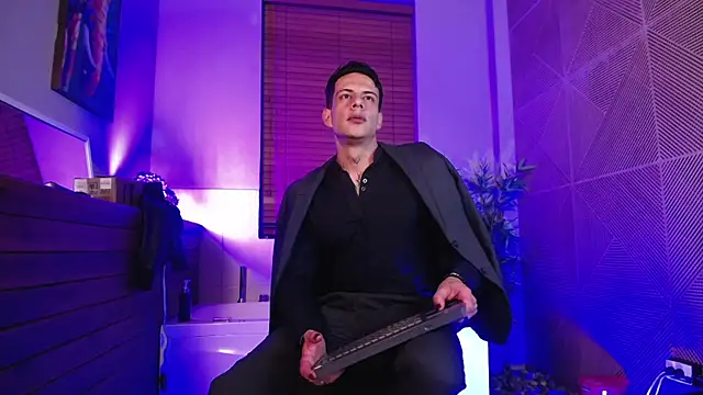 Dustin Sonne online show from July 2026 03:42:01 AM