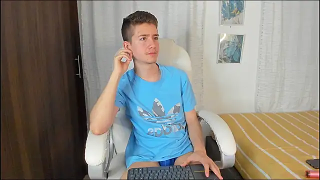 ThiagooJames online show from September 2025 11:27:02 PM