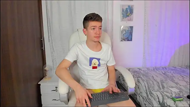 ThiagooJames online show from September 2025 02:27:02 AM