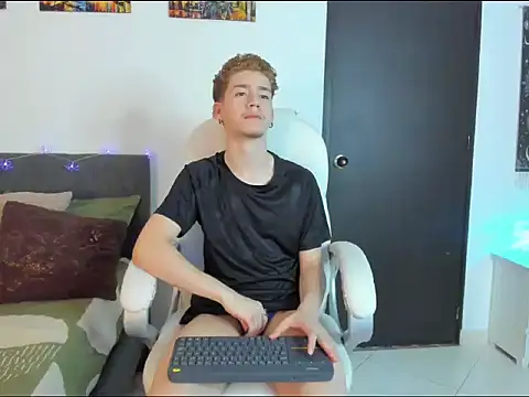 ThiagooJames online show from February 2026 03:36:01 AM