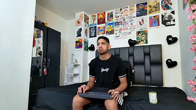 Snapshot of ashtoncooperr chatting on September 2025 05:46:02 PM ashtoncooperr online show from September 2025 05:46:02 PM