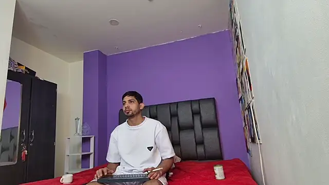 Snapshot of ashtoncooperr chatting on October 2025 05:43:02 PM ashtoncooperr online show from October 2025 05:43:02 PM