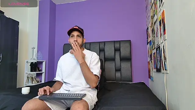 Snapshot of ashtoncooperr chatting on October 2025 05:34:01 PM ashtoncooperr online show from October 2025 05:34:01 PM