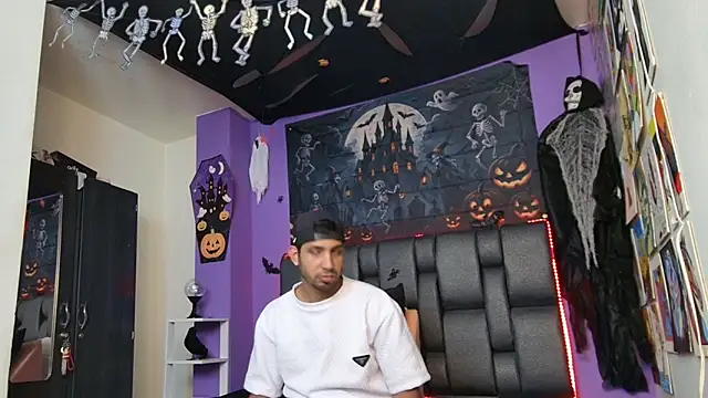 Snapshot of ashtoncooperr chatting on October 2025 07:01:02 PM ashtoncooperr online show from October 2025 07:01:02 PM