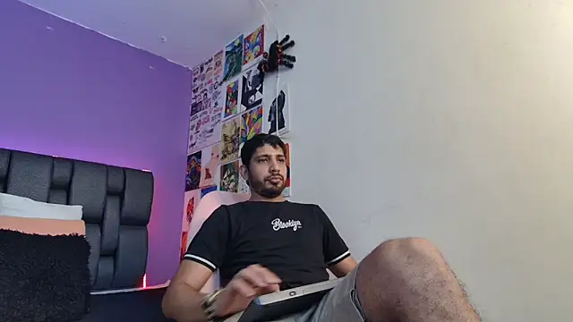 Snapshot of ashtoncooperr chatting on November 2025 07:02:02 PM ashtoncooperr online show from November 2025 07:02:02 PM