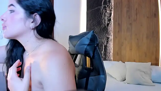 Snapshot of evelin_lopezz chatting on October 2025 02:14:02 AM evelin lopezz online show from October 2025 02:14:02 AM