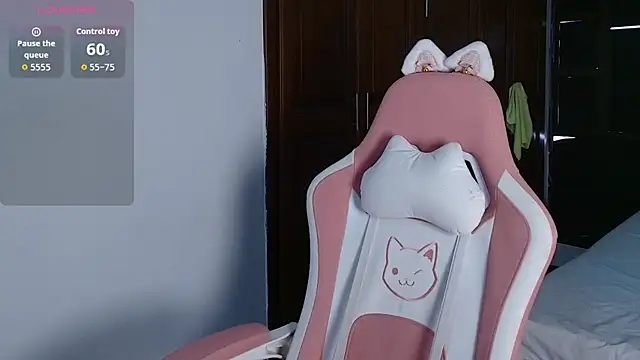 Aleecandrews online show from October 2025 07:20:02 PM