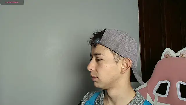 Aleecandrews online show from October 2025 07:27:01 PM