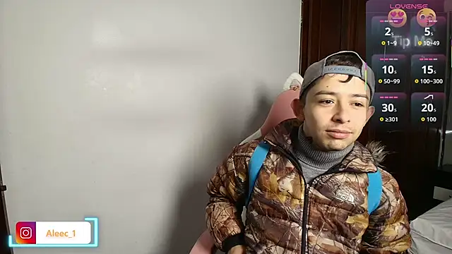 Aleecandrews online show from October 2025 07:14:02 PM