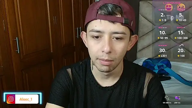 Aleecandrews online show from October 2025 07:41:01 PM