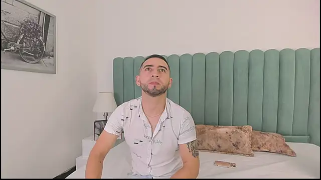 Lushian  online show from October 2025 02:47:02 PM