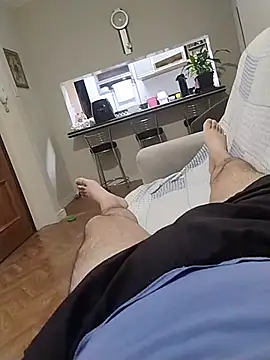 Snapshot of LeoMaduroSP chatting on October 2025 04:24:02 AM LeoMaduroSP online show from October 2025 04:24:02 AM