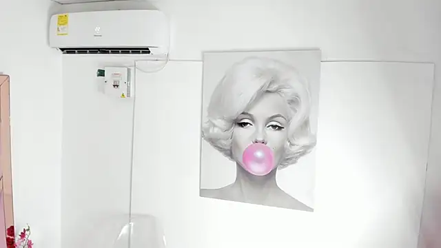 Akiraht online show from October 2025 06:58:02 PM