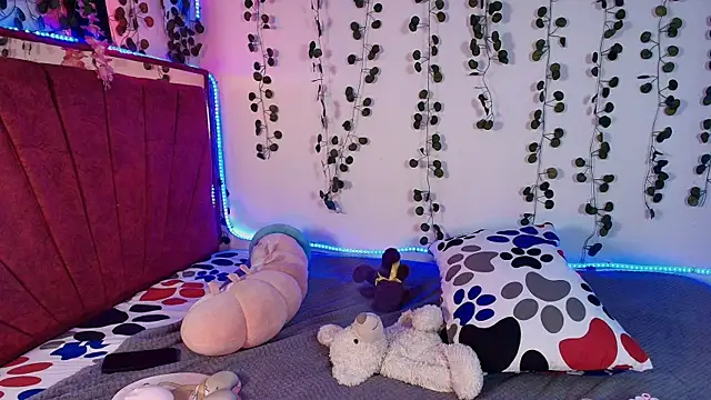 Snapshot of collins_Daph chatting on September 2025 03:06:02 PM collins Daph online show from September 2025 03:06:02 PM