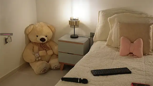 Snapshot of issa_baby2 chatting on July 2026 06:47:02 AM issa baby2 online show from July 2026 06:47:02 AM