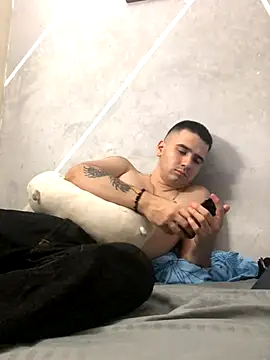 Snapshot of Cesar_Augusto chatting on October 2025 12:49:02 AM Cesar Augusto online show from October 2025 12:49:02 AM