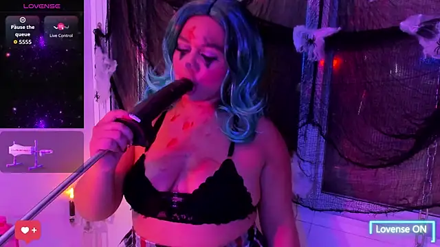 sharlotthe bigass online show from October 2025 03:27:01 AM